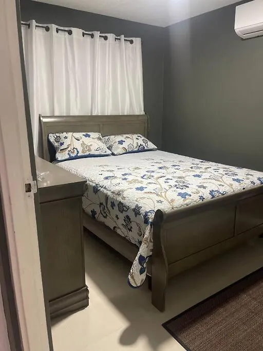New Kingston Retreat Apartman