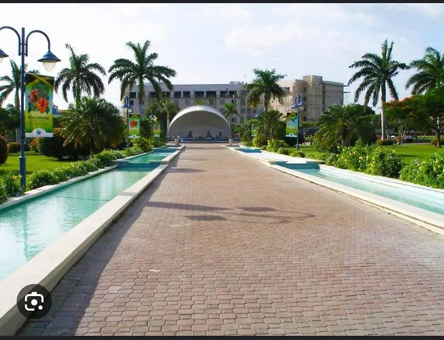 New Kingston Retreat Apartman